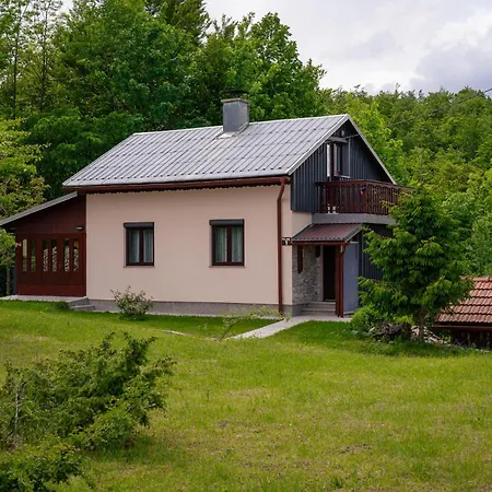 Dom wakacyjny House Polane In The Forest, 45 Km From Seaside Delnice